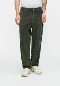 Вельветовые брюки