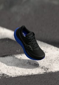 Беговые кроссовки