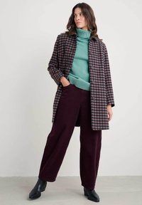 Шерстяное пальто