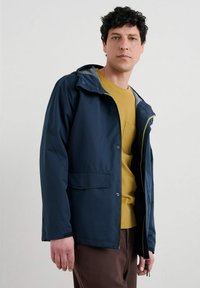 Куртка-дождевик