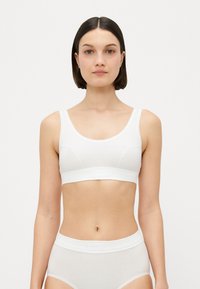 Бюстгальтер Бюстгальтер