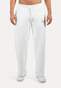 Спортивные штаны