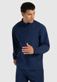 Спортивная куртка