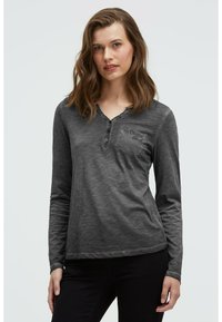 Лонгслив Лонгслив