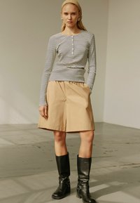 Лонгслив Лонгслив