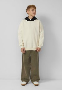 Пуловер Пуловер