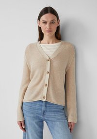 Вязаная кофта