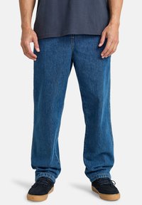 Прямые джинсы Прямые джинсы