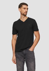 Футболка Футболка