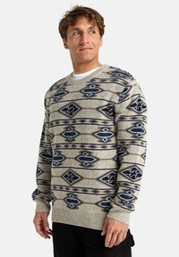 Пуловер Пуловер