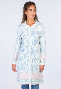 Длинный жилет