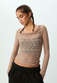 Кружевная блузка