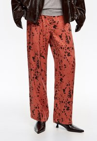 Широкие брюки Широкие брюки