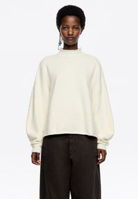 Пуловер Пуловер