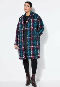 Шерстяное пальто