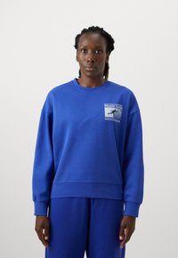 Спортивная толстовка