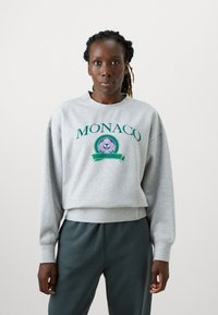 Спортивная толстовка