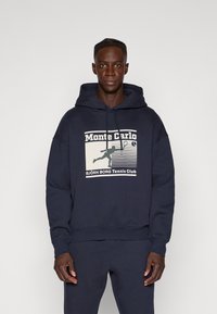 Спортивная кофта