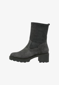 Полусапожки на платформе