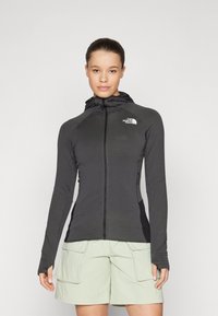 Спортивная толстовка