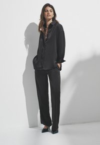 Атласная блузка Атласная блузка