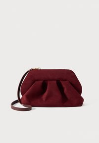 Клатч Клатч