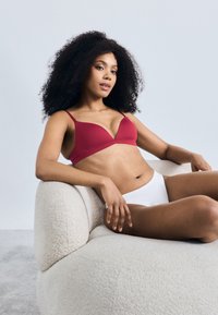 Бюстгальтер без косточек Бюстгальтер без косточек