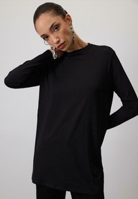 Длинная майка Длинная майка