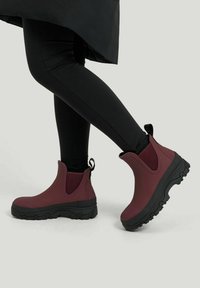 Резиновые сапоги