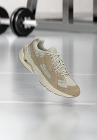 Тренировочные кроссовки