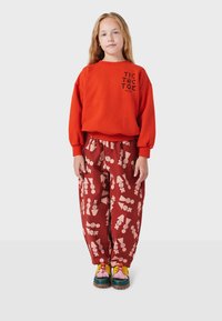 Спортивные штаны