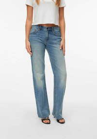 Прямые джинсы Прямые джинсы