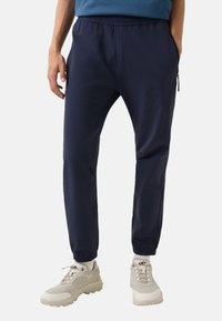 Спортивные штаны