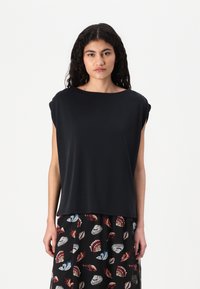 Футболка Футболка