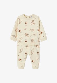 Набор одежды