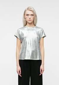 Футболка Футболка