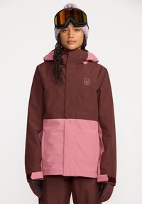 Спортивная куртка Спортивная куртка