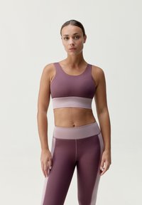 Спортивный бюстгальтер Спортивный бюстгальтер