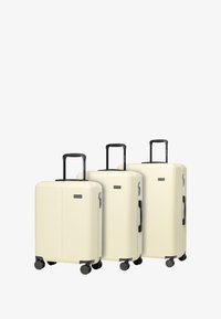 Набор чемоданов Набор чемоданов