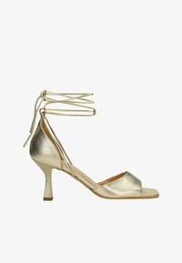 Сандалии Сандалии