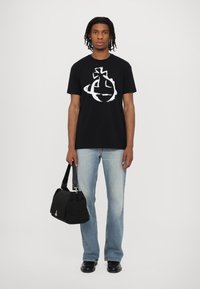 Джинсы бойфренда