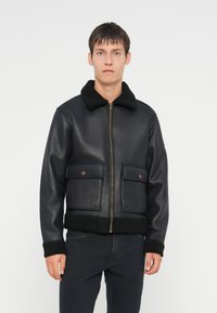 Кожаная куртка