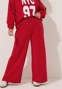 Спортивные штаны