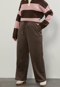 Широкие брюки