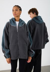 Флисовая куртка