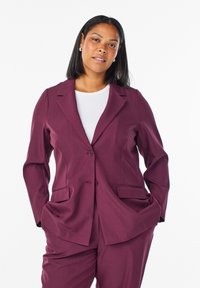 Короткое пальто