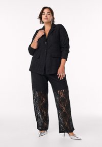 Прямые брюки