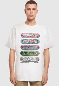 Футболка Футболка