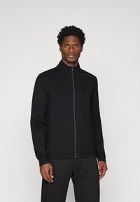 Спортивная кофта