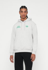 Пуловер с капюшоном